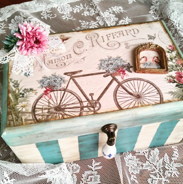ccjmtriasipeitx's tweet photo. @lagise.bcn ens ensenya el seu talent, treballs manuals en tots els seus vessants, patchwork, bijuteria, scrapbooking...
#talentscctriasipeitx #artcctriasipeitx #joemquedoacasa #desdecasa #EnsEnsortirem #bcnlescorts #yomequedoencasa #CCBcn @BCN_LesCorts @CcivicsBCN @bcncultura https://t.co/lDUTc0UeZ2
