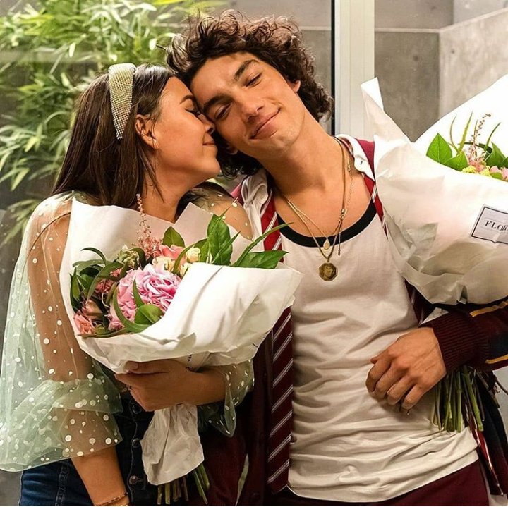 ✨No miento cuando digo que me haces muy bien y que no te quiero perder por nada del mundo.✨