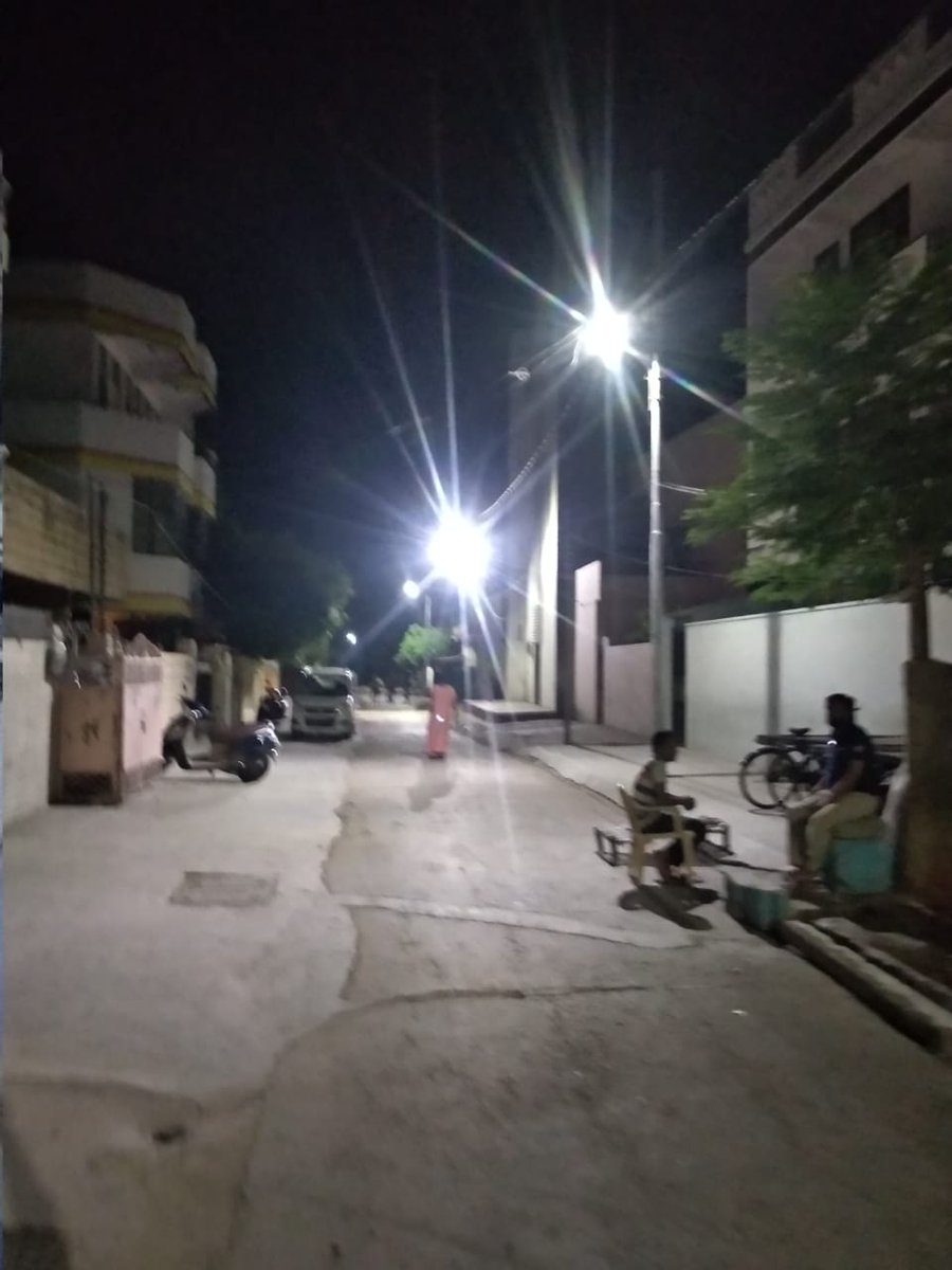 VikasChandra92's tweet photo. Sometimes just looking up and seeing the light is enough to understand that someone is there for us. Thank you @EESL_India to give a hope of light.
#Kanpur
#EESLSpirit #UjalaPrakashPathKa @ankursharma63 Ji, @SinhaSonadhari  ji, https://t.co/6o6ftTRRBZ