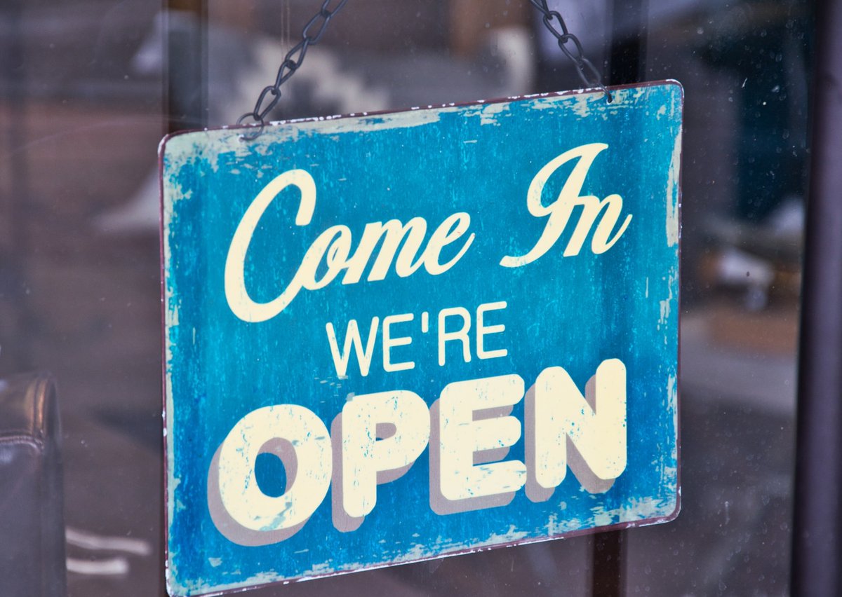 CGrandeTomares's tweet photo. ¡Hola!👋ABRIMOS MAÑANA 21 DE MAYO A LAS 18.00 H 🍾🍾🍾
De momento NO ABRIMOS DESAYUNOS.
Hemos tomado medidas exhaustivas de desinfección y también adecuado aforo y distribución del local. 
(Hilo) https://t.co/3GpOKUDdLH