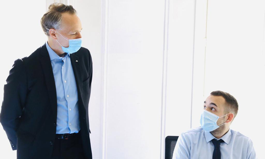 Je tiens à remercier l'ensemble des agents <a href="/AXA/">AXA</a>, aux côtés des clients depuis le début de la crise du #Covid19. Votre accompagnement est précieux et permet à nos clients les plus touchés de traverser cette période dans les meilleures conditions.