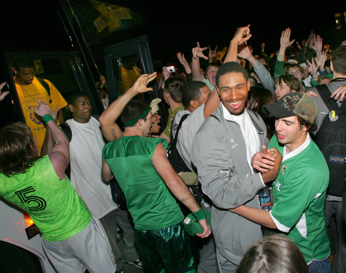 vucommodores's tweet image. “Considering the stage, this was the best game I’ve played. It’s something you visualize before the game. I saw myself making shots, and those shots went in in the second half.” - @OfficialDeeBee

Looking forward to watching DB go off tonight at 7:30 p.m. 

#AnchorDown