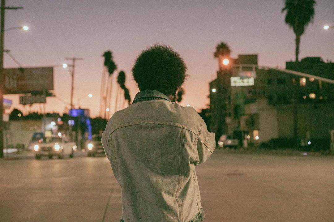 michaelkiwanuka's tweet photo. Jet lagged early mornings in Hollywood 
📸 Jodie Canwell https://t.co/GZKztrU4Zf