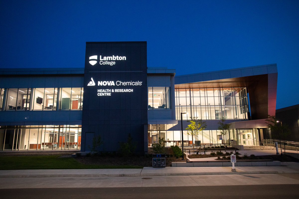 Lambton College Research was recognized with a national award for the fifth straight year. 👏 🎉

The College was announced as the Silver🥈recipient of the Applied Research and Innovation Excellence national award on behalf of <a href="/CollegeCan/">Colleges and Institutes Canada</a> 

lambtoncollege.ca/custom/Pages/N…