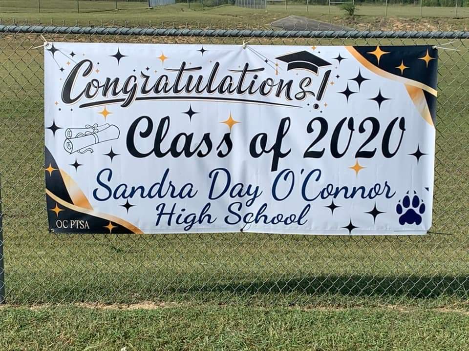 vikki_jennings's tweet photo. Feeling the love! THANK YOU @NISDOConnorHS for making Cap & Gown Pick Up extra special for our Seniors. 💛💙
#LegendaryOCseniors #nisdlegends @NISD #RootEdOconnor #classof2020 #NISDdl https://t.co/9uH9xhXWtY
