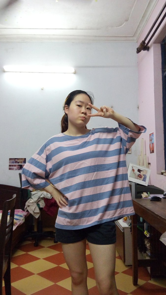 KhungLongAnThit's tweet image. #FlutterChallenge #FlywithLightFury
Well mình nghĩ nếu phải chọn 1 bộ trong tủ quần áo nhà mình mà maybe Yeji mặc được thì là bộ này ::: chụp đại khái hix hix. Đăng lên đây vì: ngại ofc ( ::::