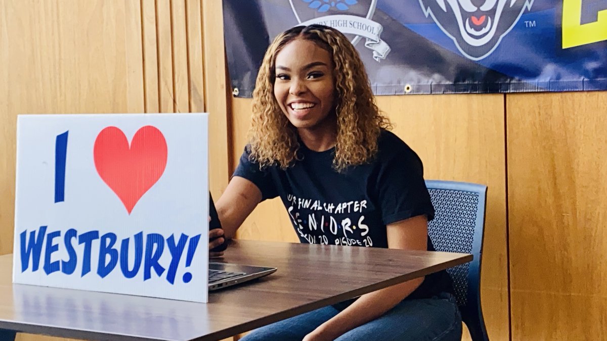 HoustonTX's tweet photo. 2/2 Winning schools will be featured as special guests during a national #VirtualProm. @WhenWeAllVote & @MTV will host a #Promathon on Fri, May 22, which will be live-streamed at 8 pm on MTV’s YouTube channel. @HouMayor Turner will be an honorary co-chair. https://t.co/bfePanThUA