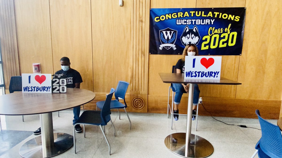 HoustonTX's tweet photo. 2/2 Winning schools will be featured as special guests during a national #VirtualProm. @WhenWeAllVote & @MTV will host a #Promathon on Fri, May 22, which will be live-streamed at 8 pm on MTV’s YouTube channel. @HouMayor Turner will be an honorary co-chair. https://t.co/bfePanThUA