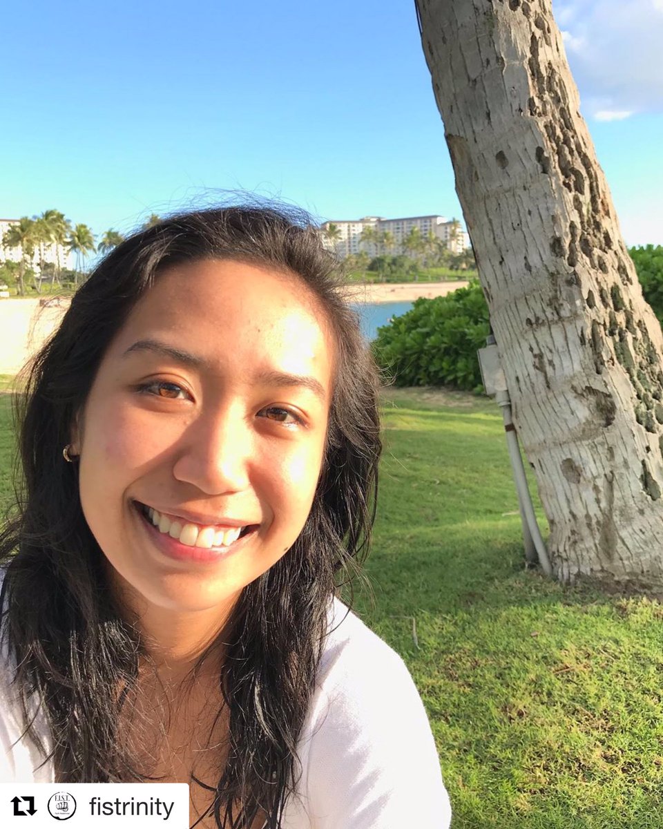 TrincollCHER's tweet photo. Congratulations to this amazing @trinitycollege grad, Erin Evangelista! Erin’s leadership in community service with Trinity Homelessness Project and Doctors Without Borders will be so missed, and we are so proud! 🤩🎓🥳#Repost @fistrinity #ClassOf2020 #SeniorShoutout https://t.co/Ex7tj7VnbZ