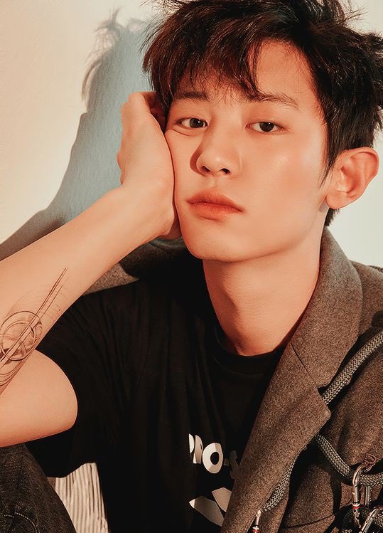 feverishloey's tweet photo. #DelightIsComing
#5DaysToDelight

@B_hundred_Hyun #백현 #BAEKHYUN
#EXO #weareoneEXO @weareoneEXO #CHANBAEK 

The saga is never ending 😭👉🏻👈🏻

Chanyeol ver             Baekhyun ver https://t.co/lFw4p4eTUZ