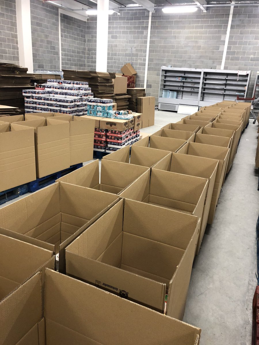 samir_95's tweet photo. Been very productive day, made 95 food parcel and ready to send off for people that need it https://t.co/sgQmUa52NV
