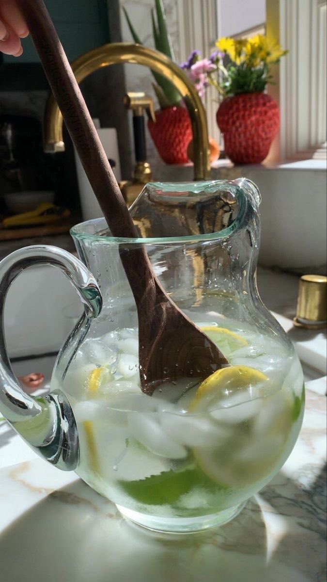 softparisian's tweet photo. stay hydrated https://t.co/LHb8FtAjIR