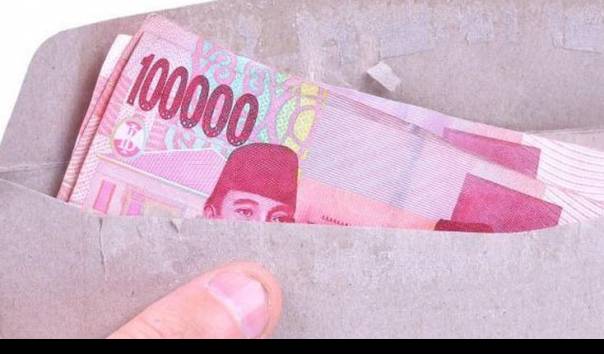 KompasTV's tweet photo. Keterlaluan! Aparat Desa di Indramayu Sunat Dana Bansos Rp500 ribu, Warga Hanya Terima Rp100 Ribu https://t.co/NNi1FQQmMF https://t.co/ZgVGuhnxfP