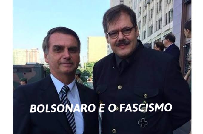 ThiagoSussekind's tweet image. O GOVERNO BOLSONARO E O FASCISMO: UMA THREAD

Esse aqui vai ser um fio longo, bem longo. E polêmico também. Parte da seguinte premissa: chamar o Governo Bolsonaro de fascista, como o @felipeneto fez, não é nenhum absurdo. 

Começo falando de Bolsonaro, depois vou para o conceito.