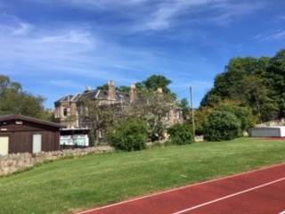 stgeorgesedin's tweet photo. @stgeorgesedin is looking at its best today! #property  #edinburghschool #seniorschool #teacher #student #stgecommunity https://t.co/wqxgUVrMMl