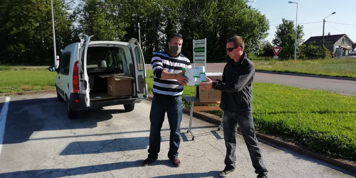 fdsea_10's tweet photo. En quelques jours, la #fdsea10 a acheminé 65000 masques #FFP1 sur les fermes auboises. Nous attendons désormais les 20000 FFP2 pour finaliser la distribution. @FNSEA #Covid_19 https://t.co/xA7cJhAp3Q