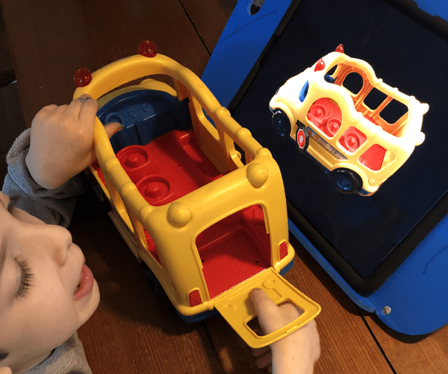 PCVIS_vision's tweet photo. Play time is learning time! This reduced complexity photograph of a favorite toy is presented on an iPad (light) to support transition from 3D to 2D. #CVI #PCVIS https://t.co/ACV8pDE2Nj https://t.co/MSYwkzpIxv
