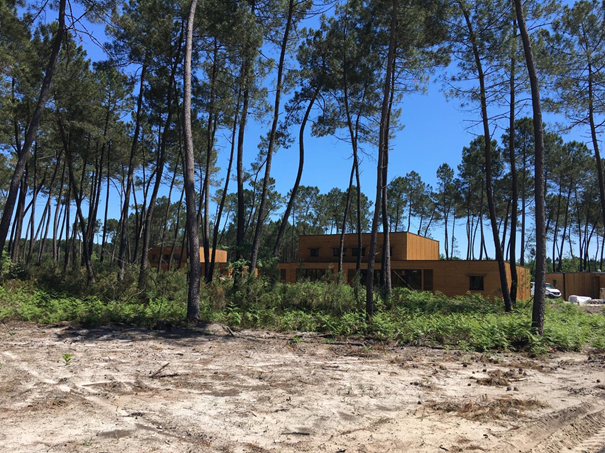 Le chantier du futur <a href="/centerparcsfr/">Center Parcs France</a> #LandesdeGascogne continue #LotetGaronne. Les équipes et les entreprises se mobilisent avec une belle énergie pour assembler les #cottages ! Un grand merci👏