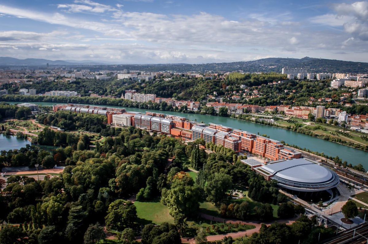 OnlyLyon's tweet photo. 🦁 Lyon dans le top 50 mondial des villes de congrès !

👉 Plus précisément, #Lyon se place en 41ème position du classement ICCA (sur 424): le palmarès recensant les destinations les plus performantes en matière d’accueil de congrès associatifs internationaux.

#ONLYLYLYON #ICCA https://t.co/o7akoZWJlc