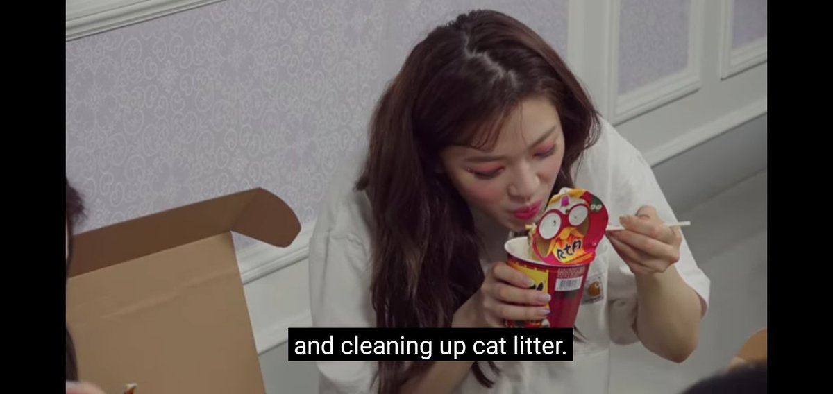 _Spheniscidae9's tweet photo. There's two types of sister.. Jeongyeon and Nayeon https://t.co/6zNEr1IkyT