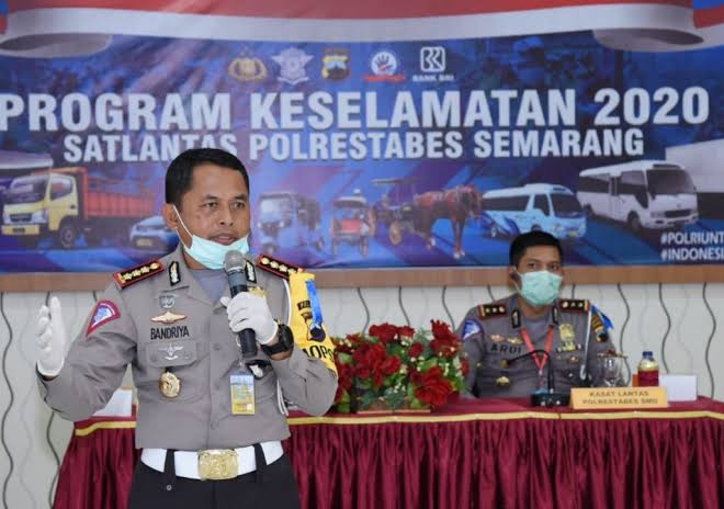 cecan_geulis's tweet photo. #ProgramKeselamatan2020 
Juga telah dilaksanakan Ditlantas Polda Kalimantan Tengah. 
#ProgramKeselamatan2020 https://t.co/xr9onnjC3o