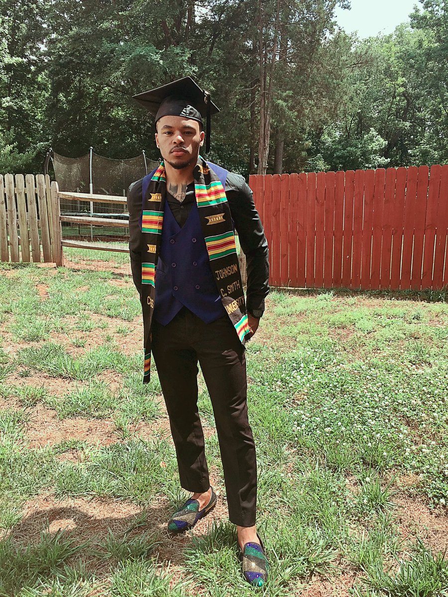 KjRossFor3's tweet photo. 3 years ago today ya boy walked across that stage! #JCSUGRAD #HBCUGrad https://t.co/GBH3DQLGom