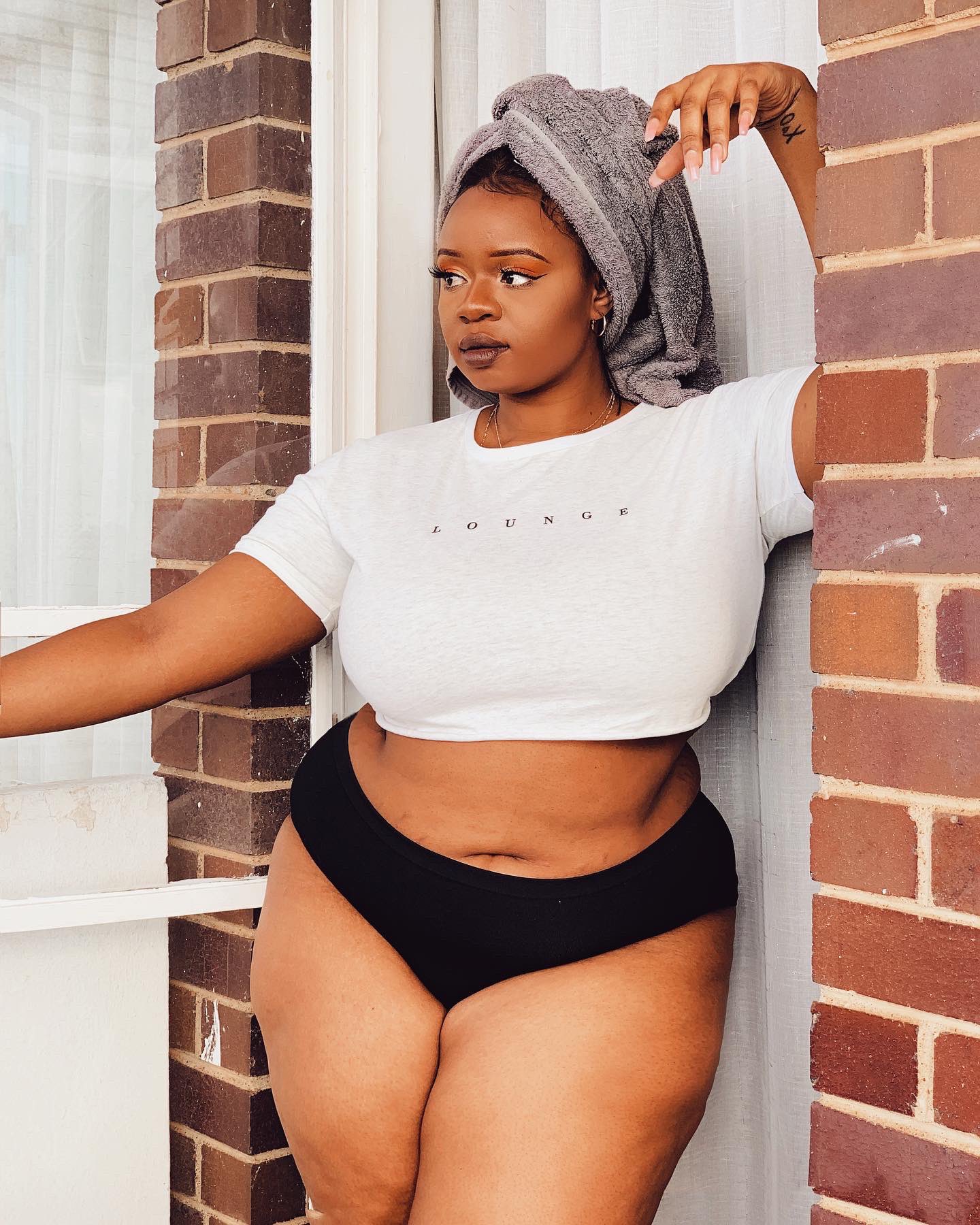 thickleeyonce ಮೇಲೆ X: Fat girls should not wear crop tops or