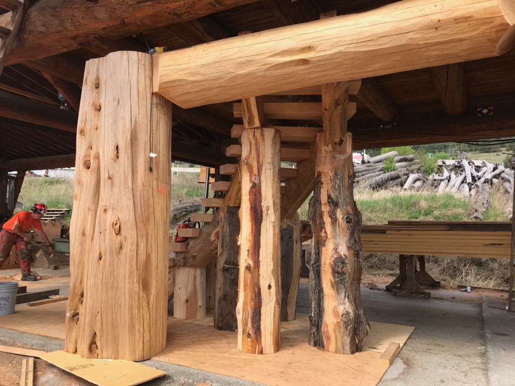 tk_martin82's tweet photo. Curved Stair Progress:

We call this one "The diamond in the rough" - all notched together but not cleaned...
@PioneerLogHomes 

#timberkings #finestloghomesonearth #logstaircase https://t.co/4YOFnpEmyj