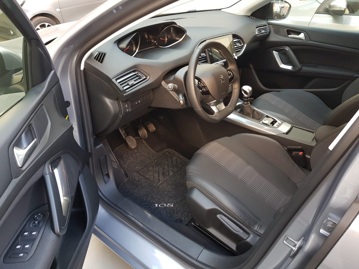 Autolinea_srl's tweet image. #PEUGEOT 308 #BlueHDi  120cv 1.5 SW #Allure full optional 💪😎🔝
Finanziabile anche per l'intero importo, con tasso BASSISSIMO. 
Venite a trovarci per richiedere un preventivo adatto alle vostre esigenze.
autolineasrl.it/Veicolo.aspx?P…