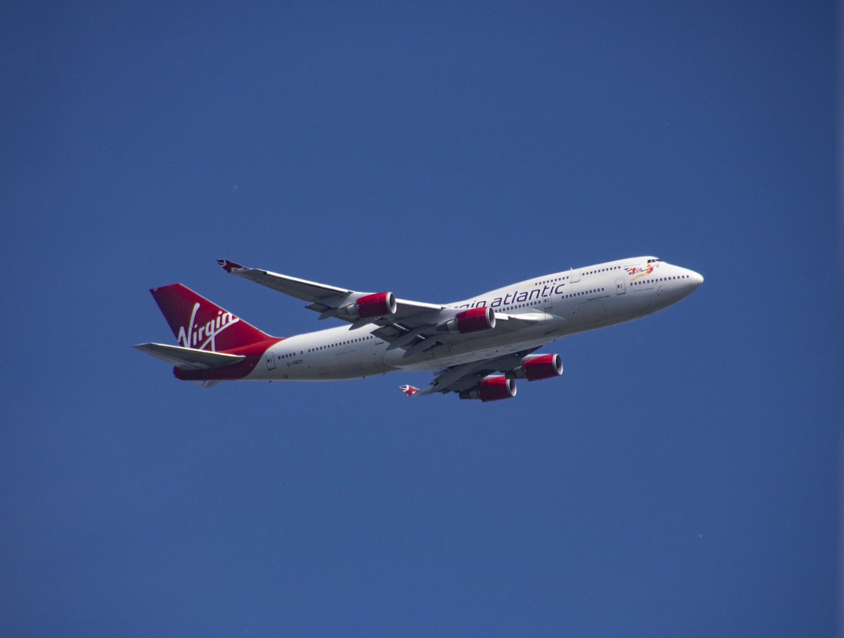 johnrandles's tweet photo. @MT_Aviation Got a nice shot as 'Pretty Woman' banked onto final approach into Manchester for the last time #Virgin747 @mennewsdesk https://t.co/akjSGoQEP4