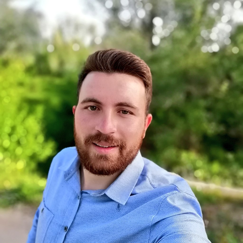 Eğer kaçamıyorsan ve başkalarına bağımlıysan gülümseyerek ağlamayı öğreniyorsun