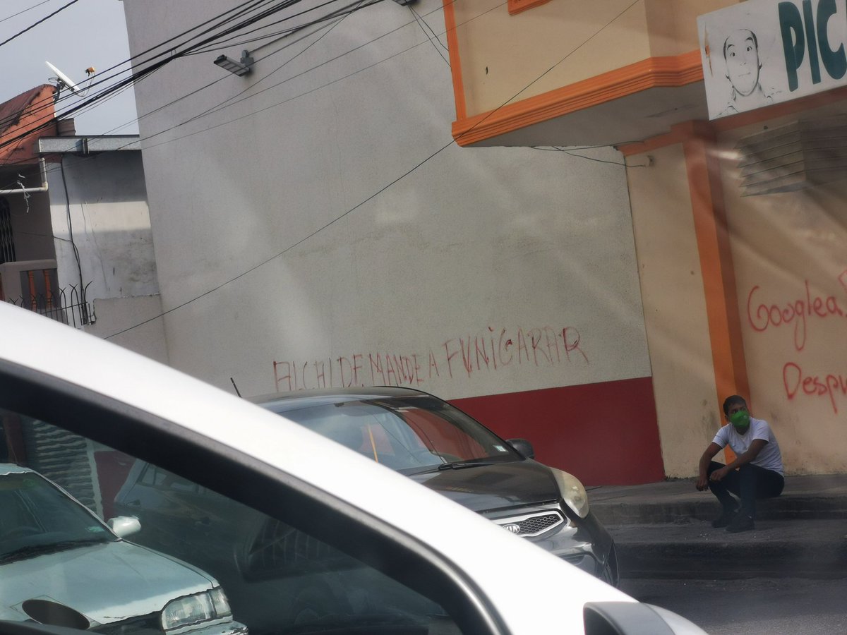 Sitio_Amarillo's tweet photo. #perlasenlascalles en Durán una frase contundente
"alcalde mande a funigarar" https://t.co/wIZRwHoywf