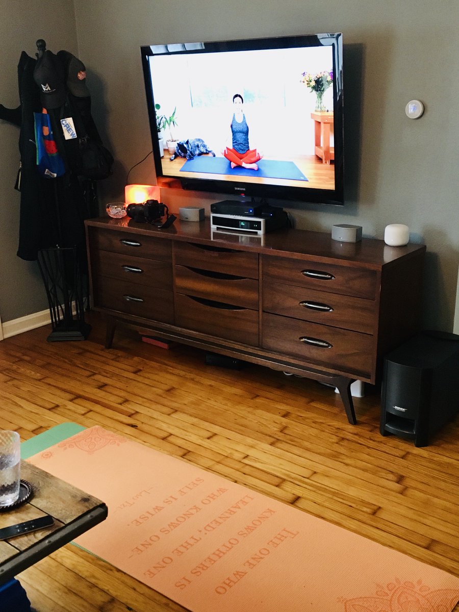 mighty_talks's tweet photo. Always thankful to start my day off with a little #yogawithadriene. #Findwhatfeelsgood #YogaDuringLockDown #warrior #inspiration @yogawithadriene @TODAYshow https://t.co/PDu3w0rKov