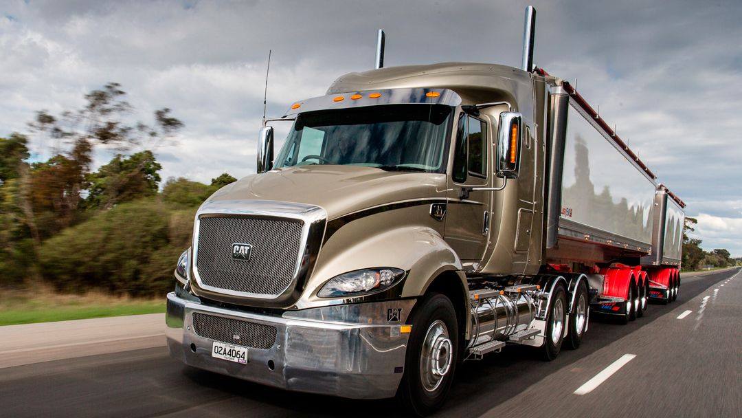 TRUCKiDcom's tweet photo. WOW😎
#trucks #trucking #truckers #dieseltrucks #freighttrucks #truckdaily #trucknation #truckaddicts #cat_trucks #caterpillar_trucks #trucklifestyle https://t.co/Bhv7KRKeex https://t.co/3Gv7rj0k8f