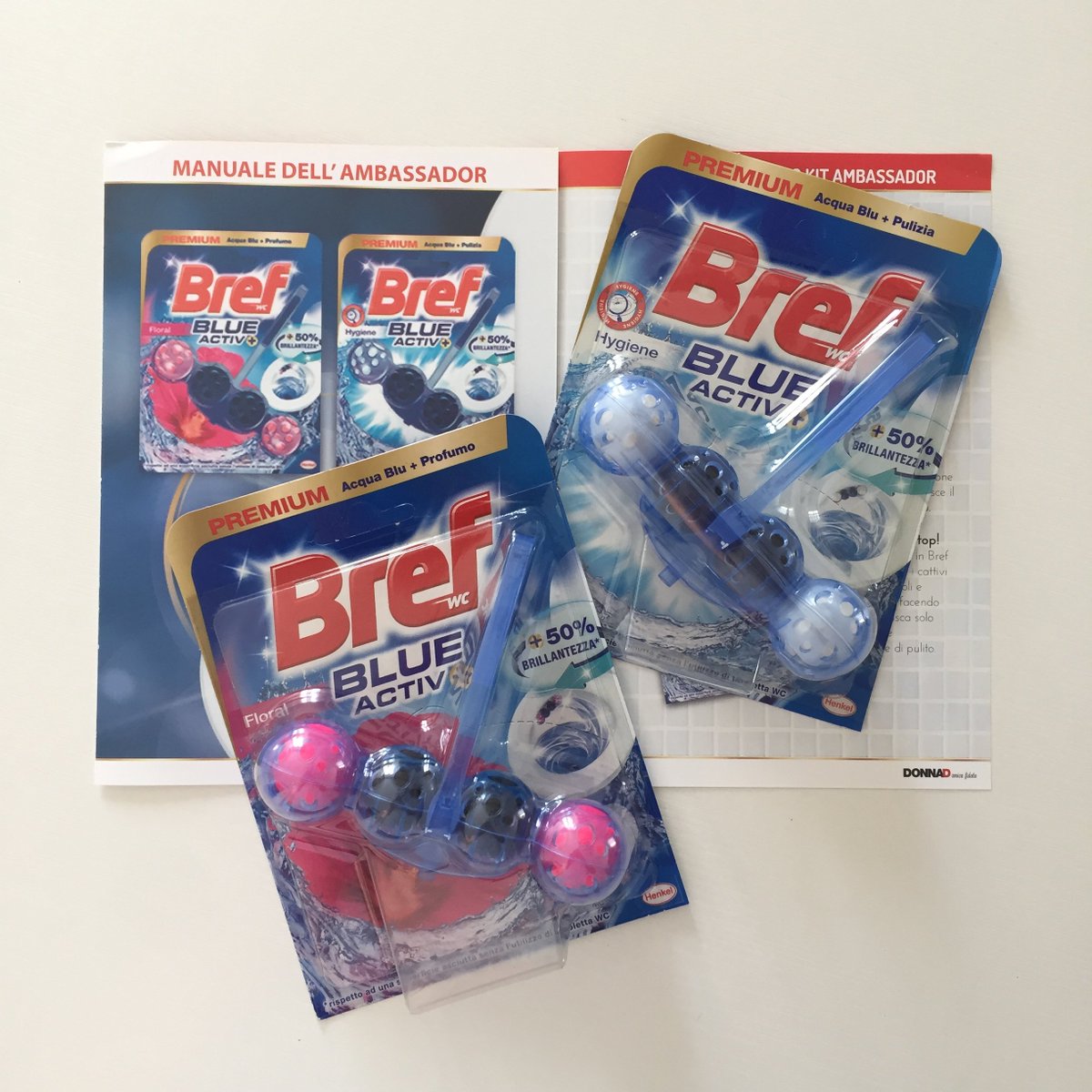 Saruz84's tweet photo. Oggi iniziamo con la prova di un nuovo prodotto!
Si tratta di Bref Blue Activ + nella versione Hygiene e Floral. Sono curiosa di vedere come andrà!
Grazie dell'opportunità @donnad_it e @KuvutIT🙂

#DDBrefBlueActiv+ #ad https://t.co/uCv9LLgG6g