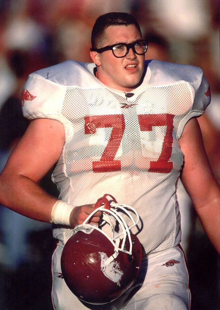 MMys1inski's tweet photo. Very excited and honored to receive an offer from The University of Arkansas! Thank you to coaches @CoachSamPittman, @coachbraddavis and the rest of the @RazorbackFB staff! #GoHogs 🔴⚪️ https://t.co/V7SynYzBc9