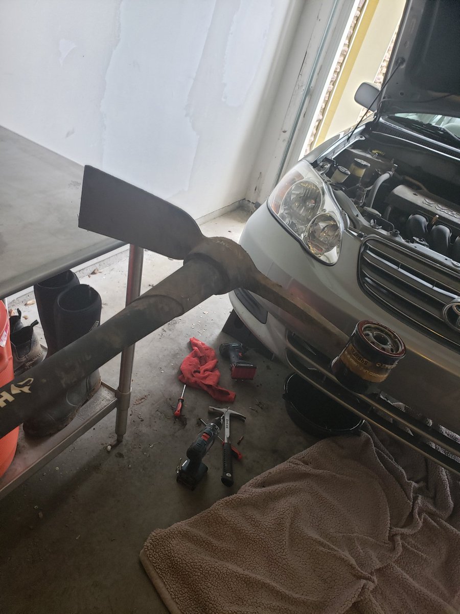 KinggBerryy's tweet photo. Ever had a seized oil filter? Yea me too https://t.co/iMmGF2OeYd