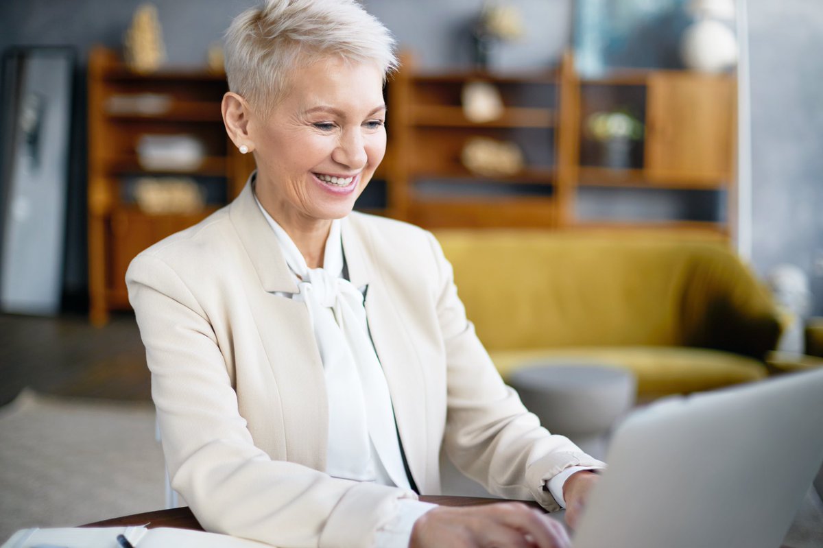 TowerInteriors's tweet photo. When typing or using your mouse, keep your wrists straight, your upper arms close to your body and your hands at, or slightly below the level of your elbows. If you are using the phone and typing simultaneously, use the speaker function or a headset. #halifax #homeoffice https://t.co/UquU9dPEvx