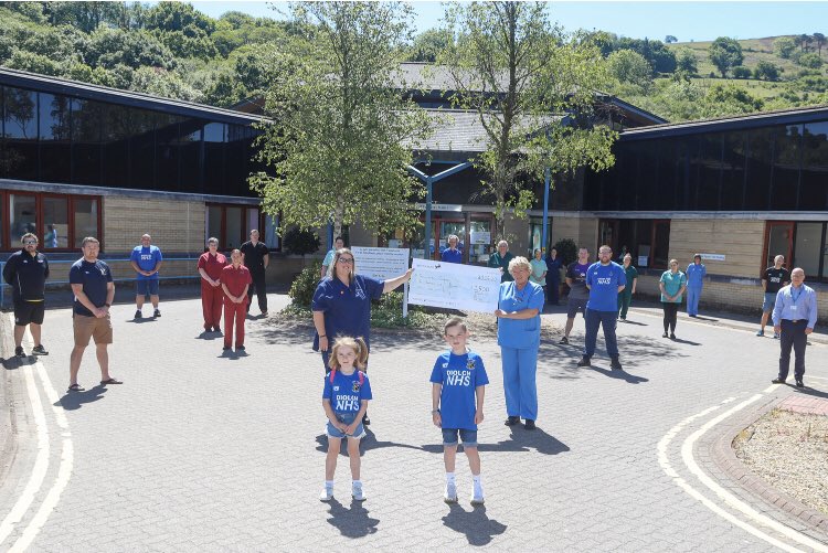 Representatives of <a href="/apparelfive/">apparelfive</a> <a href="/Yogits/">Yogits Patria Guna</a>, <a href="/UsVrugby/">USVrugby</a>,Tawe Titans, <a href="/YstradFCJuniors/">Ystrad AFC Juniors</a> and Ystradgynlais RFC were on hand to present a fantastic £1500 cheque to Ystradgynlais Hospital.The money is presented on hehalf of all those  who purchased a Diolch\Thank you T-shirt.<a href="/RileySports/">Riley Sports</a>