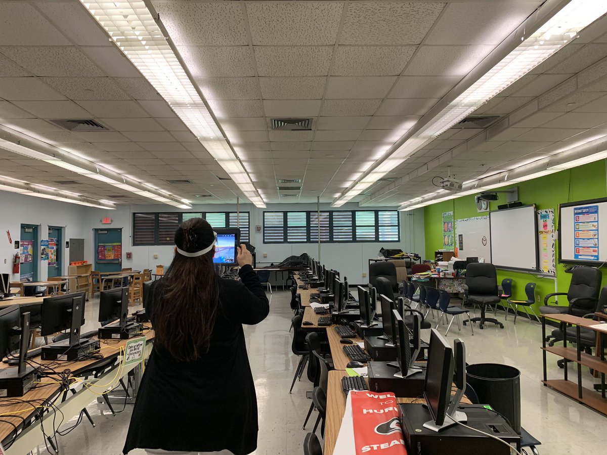 DrIliaMolina's tweet photo. @HammocksMiddle doing a zoom walk through of our proposed #VerizonInnovativeLearningLab 🤞 @dpvils @Dadegetsgrants @inst_technology https://t.co/hRPeO2xHTQ