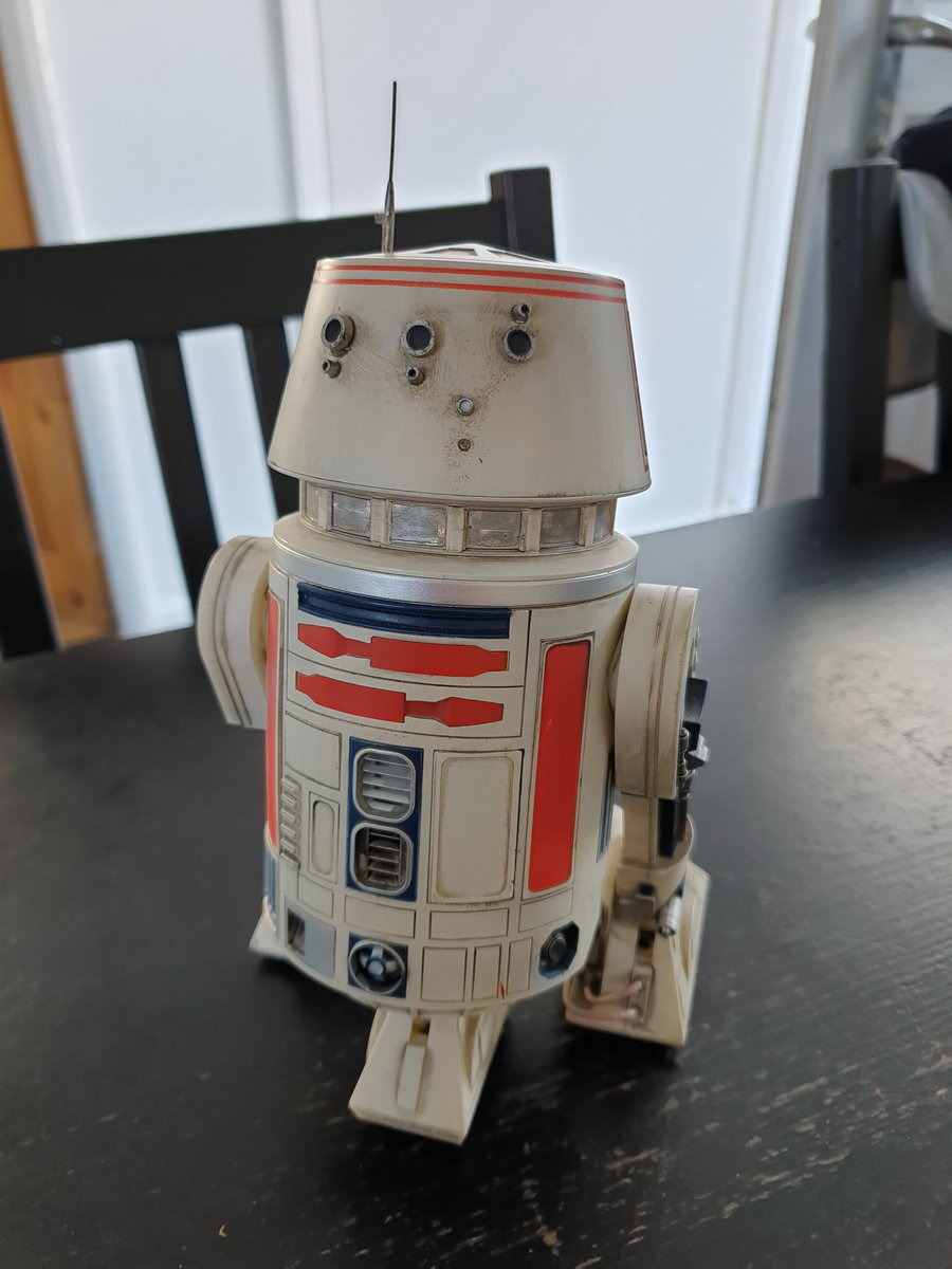 SmMarwood's tweet photo. Yesterday's delivery. Sideshow R5-D4 into the collection. Pre owned purchase with his restraining bolt missing but won't go far. 😉
#StarWars #sideshowstarwars #sideshowcollection #R5D4 #droids #collection #starwarsfans https://t.co/C5aYt8LMjK