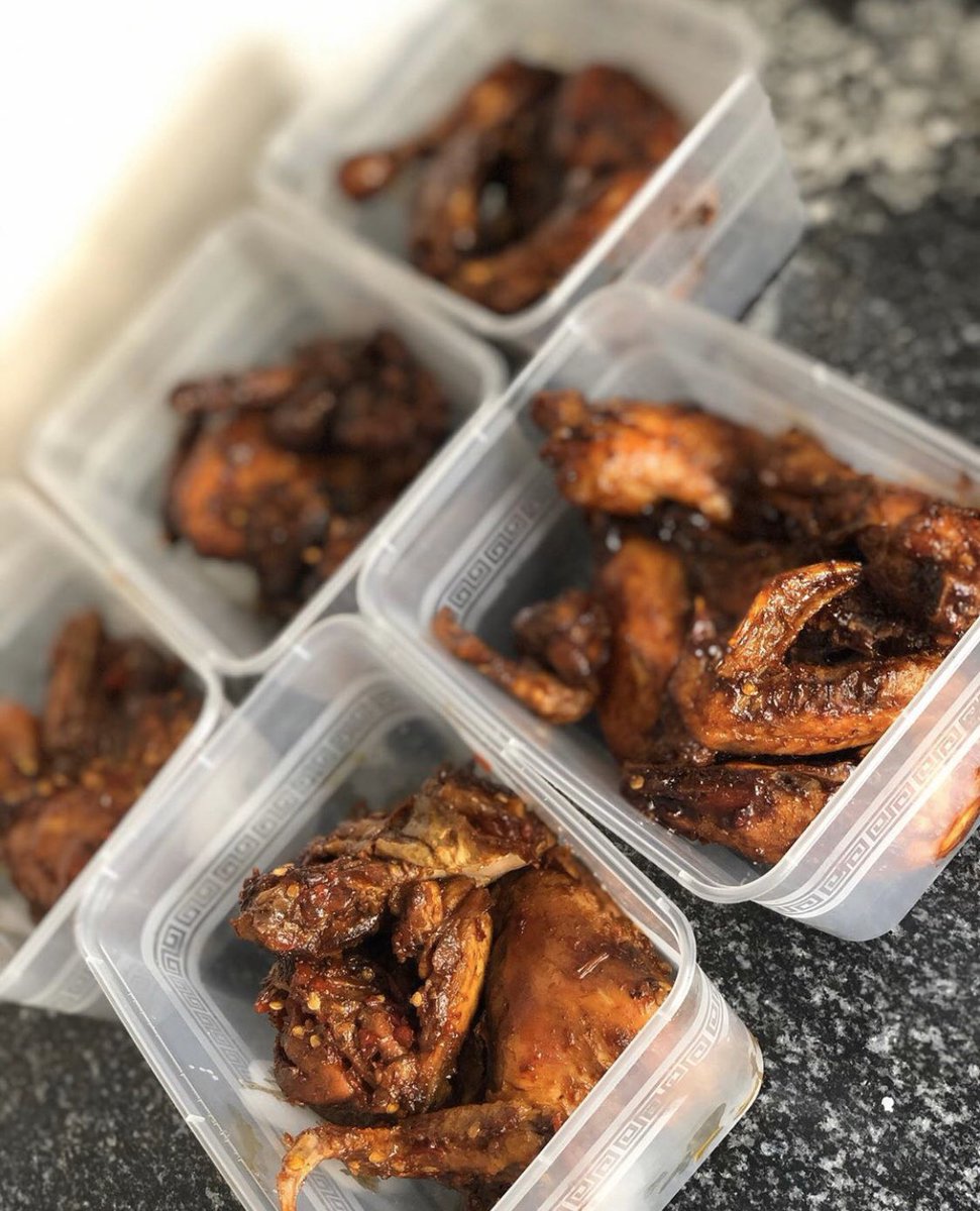 beesmunch's tweet photo. Book for yourself and your loved ones this Eid๐ฅฐ Celebrate eid with beesmunch. #eid2020 #BBQ #chicken #Masaaaa #beesmunchgoodies https://t.co/stPKDaVVXn