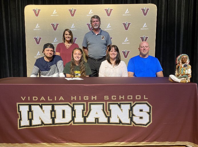 VHSINDIANS's tweet photo. Congratulations to Indian seniors Hannah Sikes, Tyler Black, Spencer Ruff, and Jesi McRae for signing to compete at the collegiate level. GOOD LUCK TO YOU ALL! https://t.co/CIg0sCJNdj