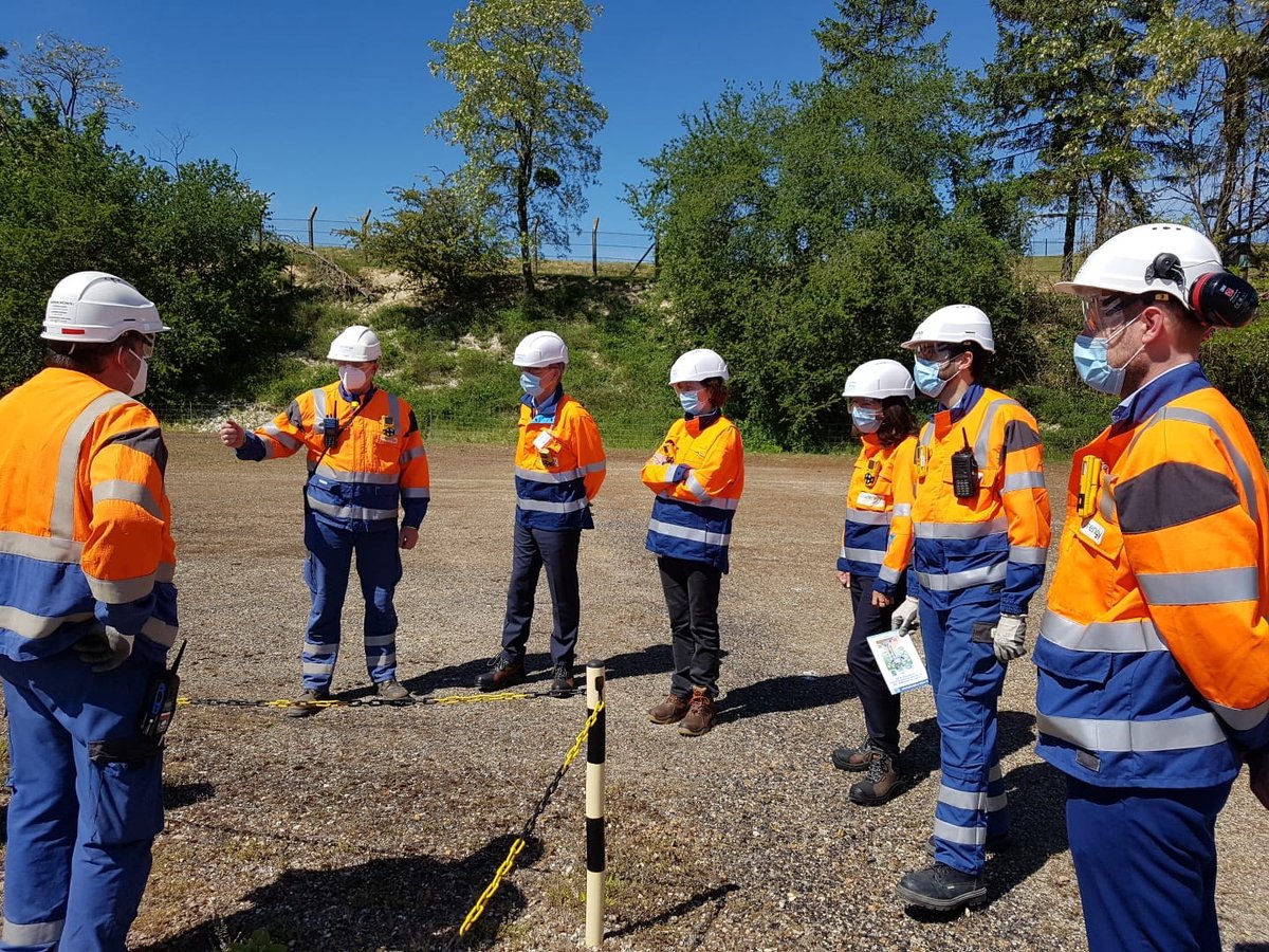 ENGIEgroup's tweet photo. Aujourd'hui @jpclamadieu &amp; @claire_waysand ont visité le site @Storengy de Gournay-sur-Aronde afin de remercier les équipes pour la continuité de service autour du stockage souterrain de gaz naturel durant la crise sanitaire du #Covid19. #ActWithENGIE https://t.co/RxEyRbY5bH