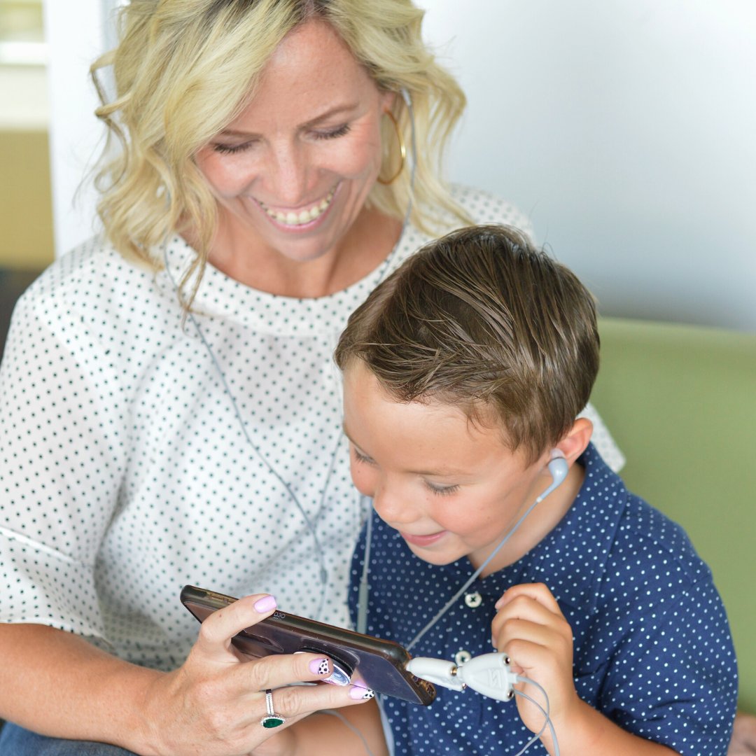 sharesplitz's tweet image. Share a moment together but customize your sound. #Splitz headphones come with a volume control and splitter built in. splitz.pxpqa.com/shop/?utm_sour… #splitzheadphones