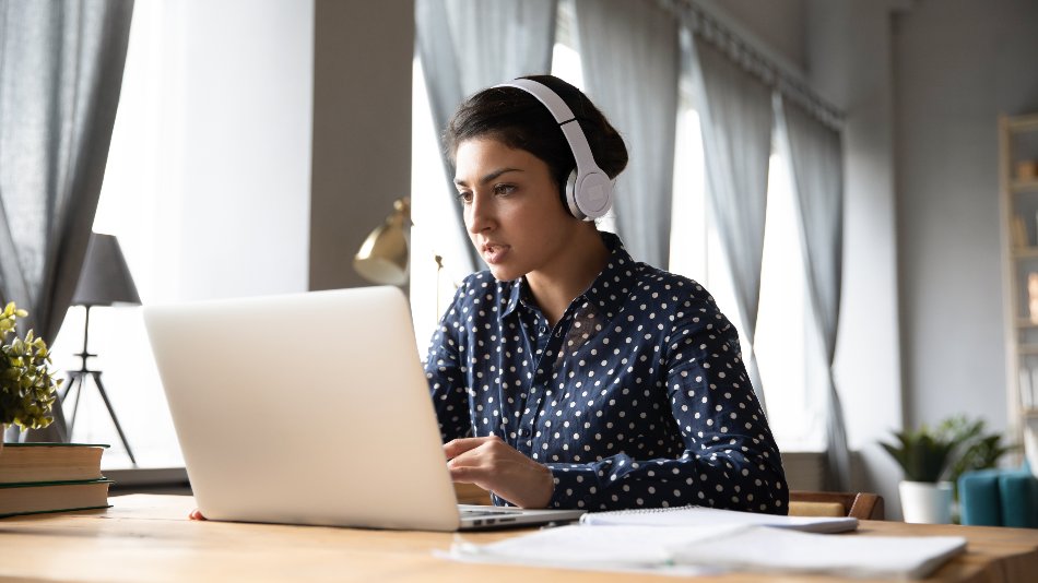 AZoNano's tweet photo. #Graphene Could Give Headphones and Audio Technology a Boost @ora_sound https://t.co/L6jQPRvohG https://t.co/pP3DKOM8z3