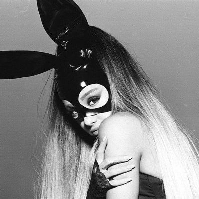 4 AÑOS DE DANGEROUS WOMAN: THE THREAD