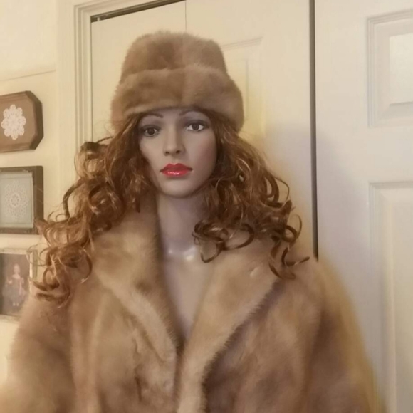 jendemusis's tweet photo. So good I had to share! Check out all the items I'm loving on @Poshmarkapp #poshmark #fashion #style #shopmycloset #vaughanandweil: https://t.co/IK71BkUfYx https://t.co/lvKh5K1DhU