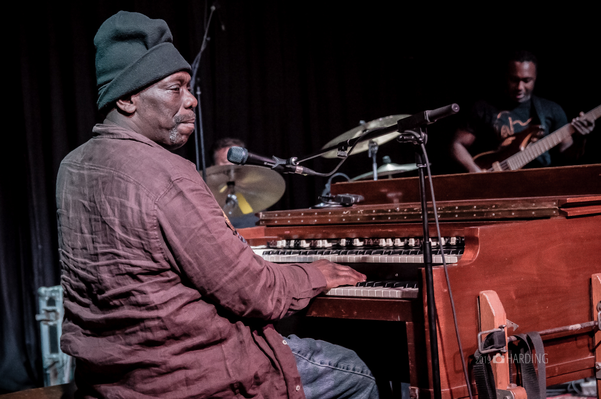 violets_blues's tweet photo. Up close with #LuckyPeterson at his #VioletsBlues performance. Thanks to @WasagaBlues for the photo. #RIPLuckyPeterson #BluesLegend #RestWithTheBest https://t.co/pjaZP6JFn0