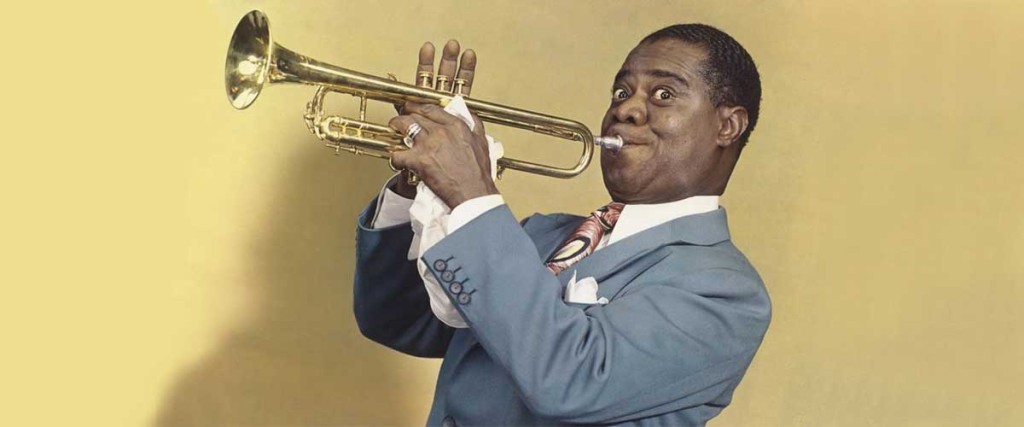 ¿Sabías qué? La canción por la que Armstrong es más recordado, "What a Wonderful World", no iba destinada a él.  Tony Bennett era el más idóneo para interpretarlo. Como este lo rechazo, contactaron con Armstrong en agosto de 1967 e hizo historia con ella.